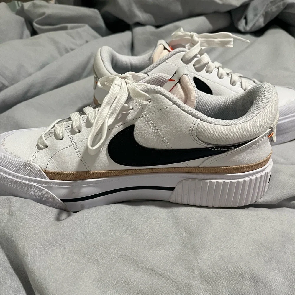 Nike Women's Court Legacy Lift Shoes